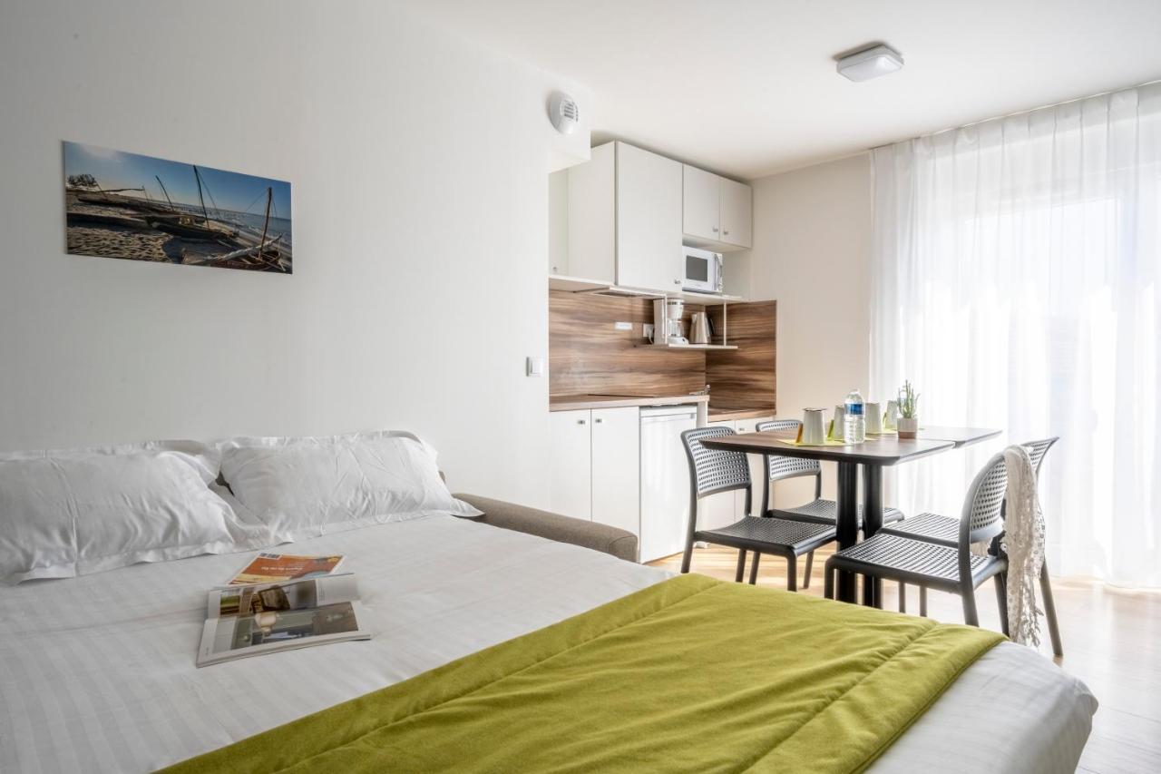 Athome Residence Et Spa Ла-Рошель Экстерьер фото